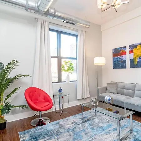 Mccormick Place Charming 3Br Suite With Optional Parking Sleeps 8 Guests Near Soldier Field And Lakefront Trail